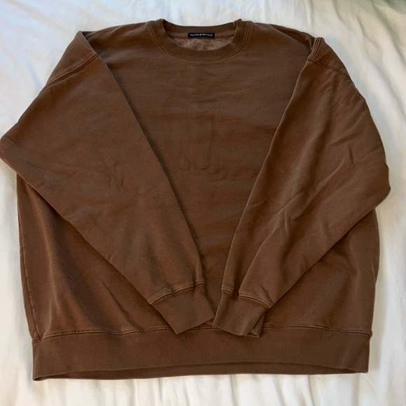 Brandy Melville Crewneck - Picture 2 of 4